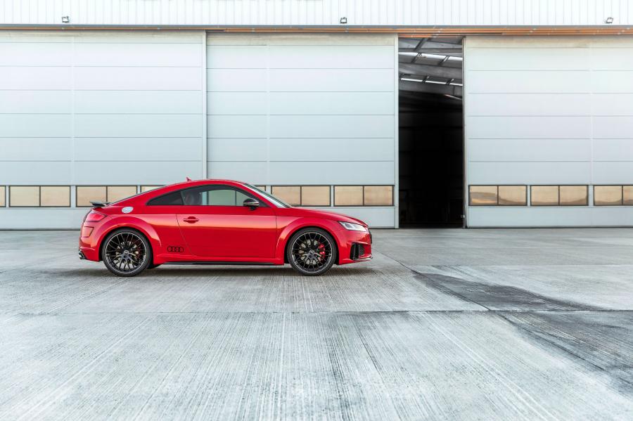  Audi TTS Competition Coupe (8S) 2018 года  (WW) (фото 23 из 40)